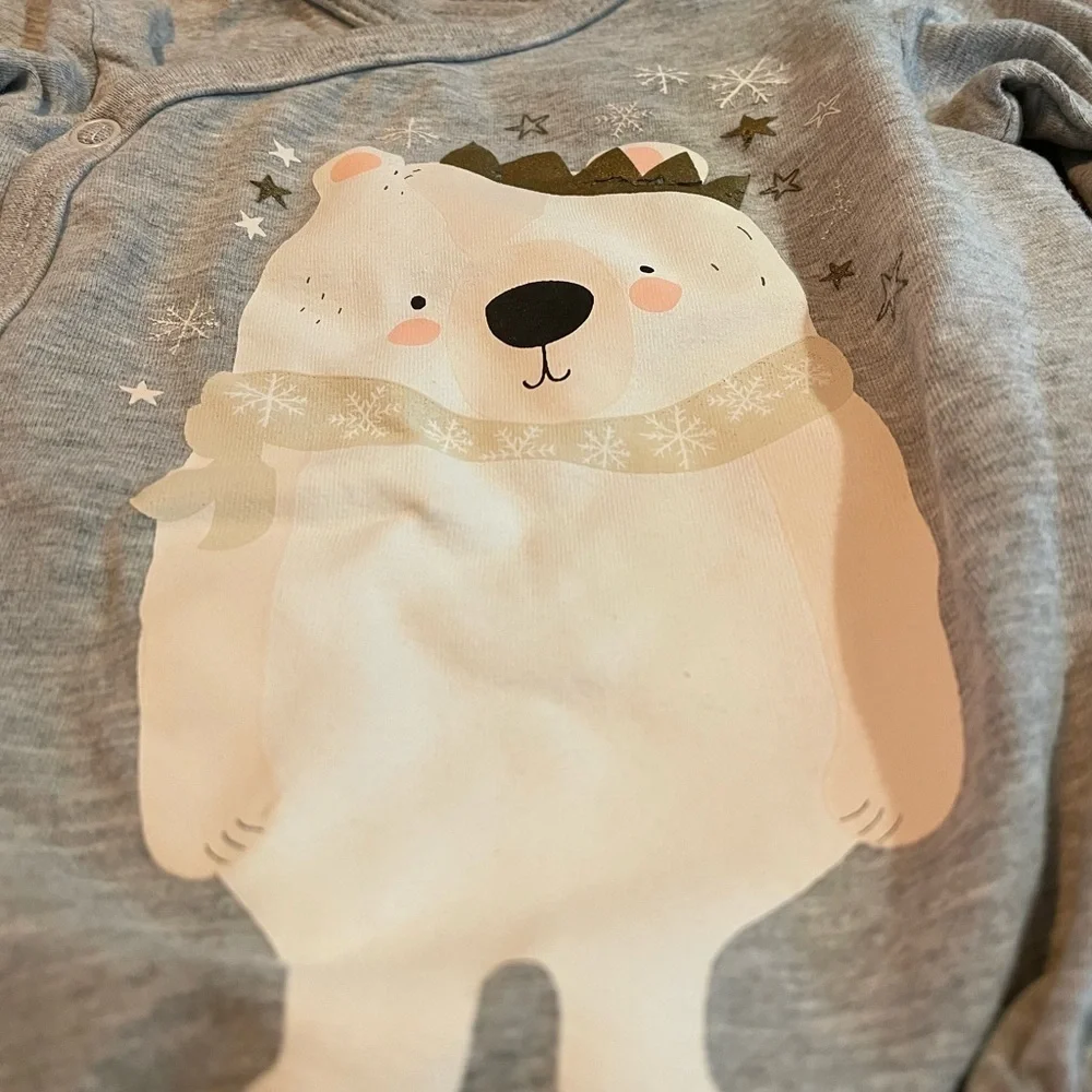 Long Sleeve Polar Bear Gray Onesie for 4-6 months